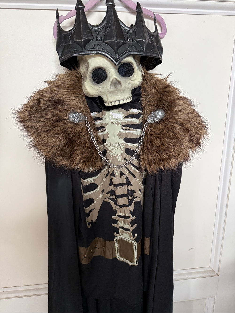 Kids Skull King Halloween Costume with Black Cape and Brown Fur Collar
